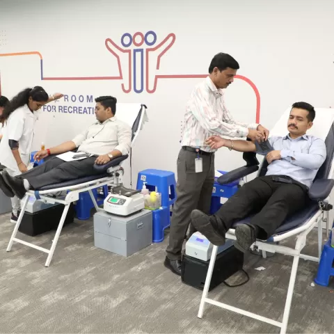 Blood donation drive 2023 at jio institute