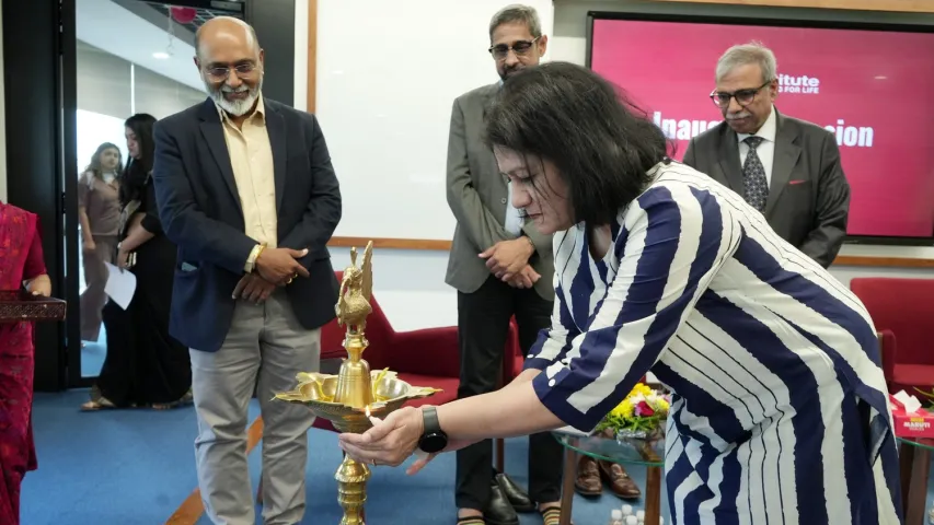 Lighting of the Lamp